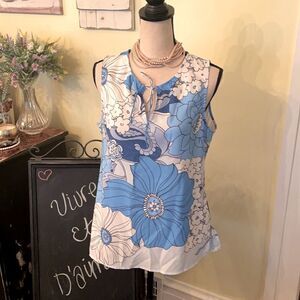 Crosby 🌺COQUETTE-Style🌺 Sz M Blue Floral Tie Front Top EUC